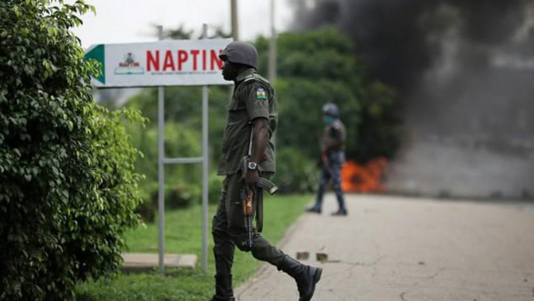 2 policemen killed, three unconscious as Shiites embark on procession ...