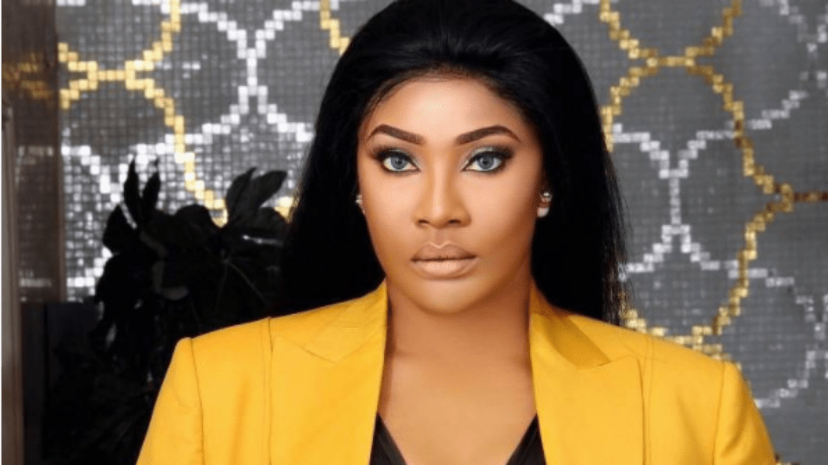 Angela Okorie calls out Zubby Michael over video of cash gifts to Junior Pope’s family